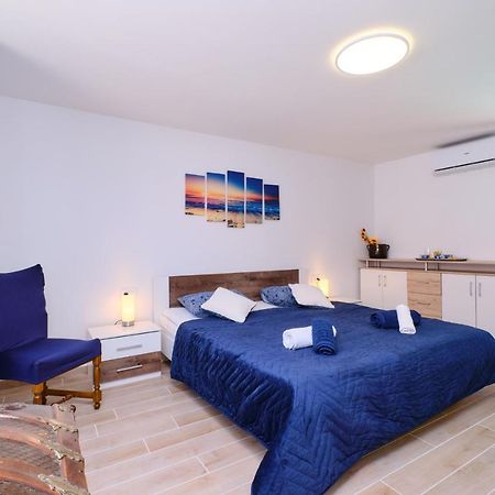 Sveti Jakov Apartment Kaleta מראה חיצוני תמונה